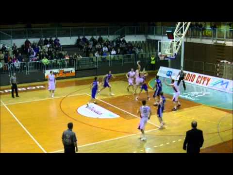 Igor Maric basketball dunk