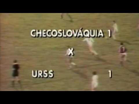 1981. Олег Блохин забивает гол-красавец в ворота сборной Чехословакии