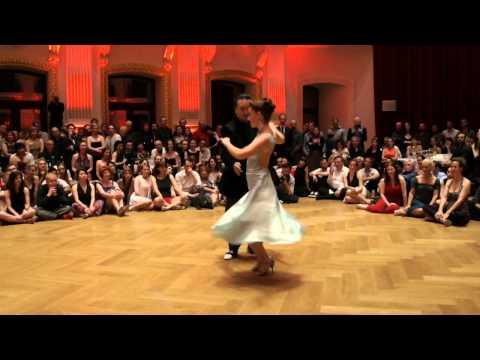  Juana Sepulveda  and  Mariano Frumboli  are  dancing  to  the  vals  "  Romance de Barrio  "  by  Aníbal Troilo  in  2015