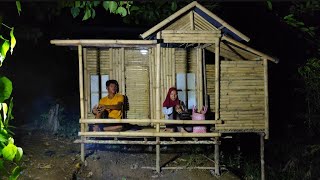 Download lagu Camping hujan deras || di pinggir sungai istri ketakutan sa'at hujan di malam hari ngak bisa tidur mp3