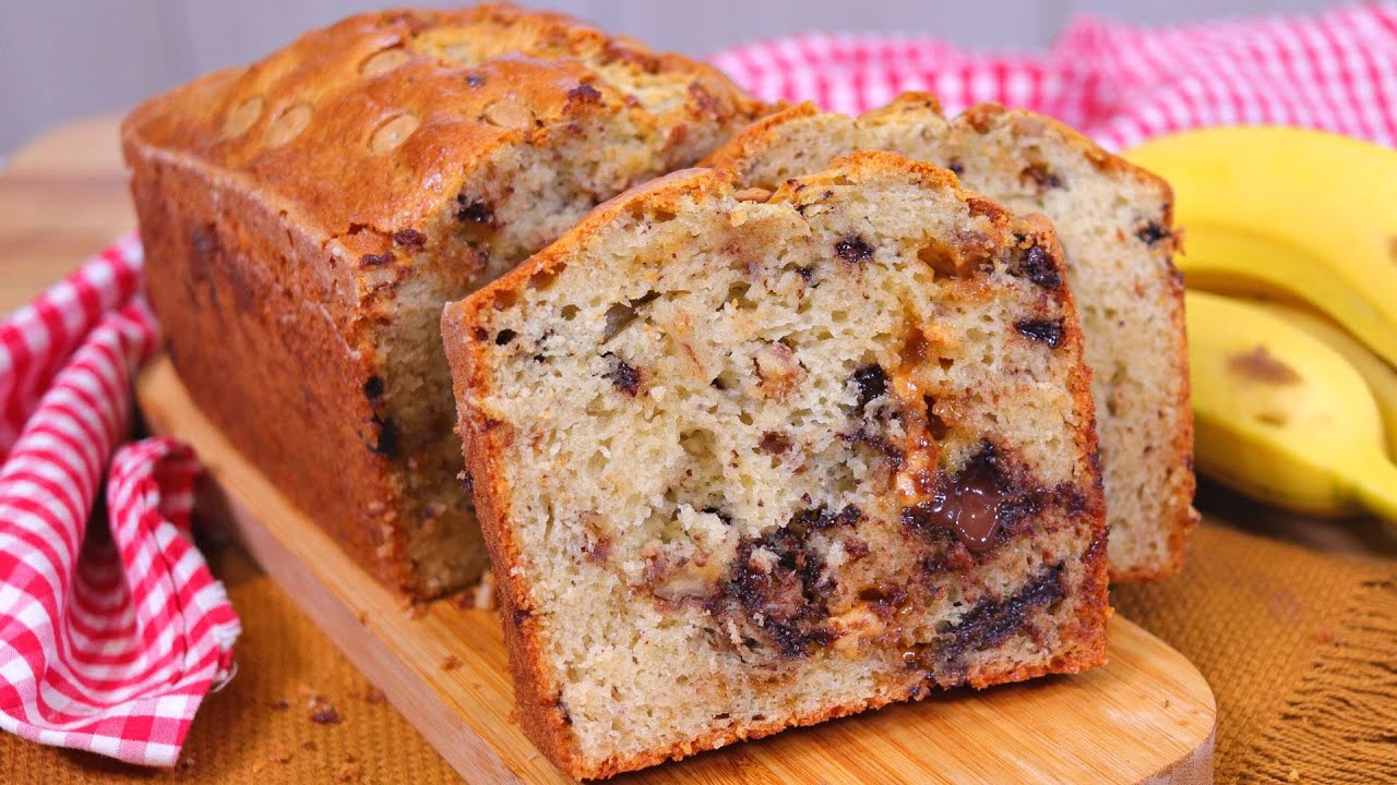 NÃO JOGUE AS BANANAS MADURAS FORA! FAÇA ESSE BOLO DE BANANA COM CHOCOLATE BEM MOLHADINHO
