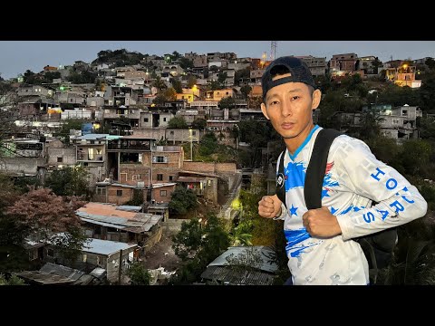I enter a hillside barrio in Tegucigalpa, Honduras | La Travesía