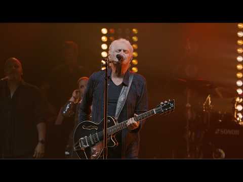 Tom Cochrane & Bill Bell perform "Lunatic Fringe" live at the 2024 Canadian Songwriters Hall of Fame