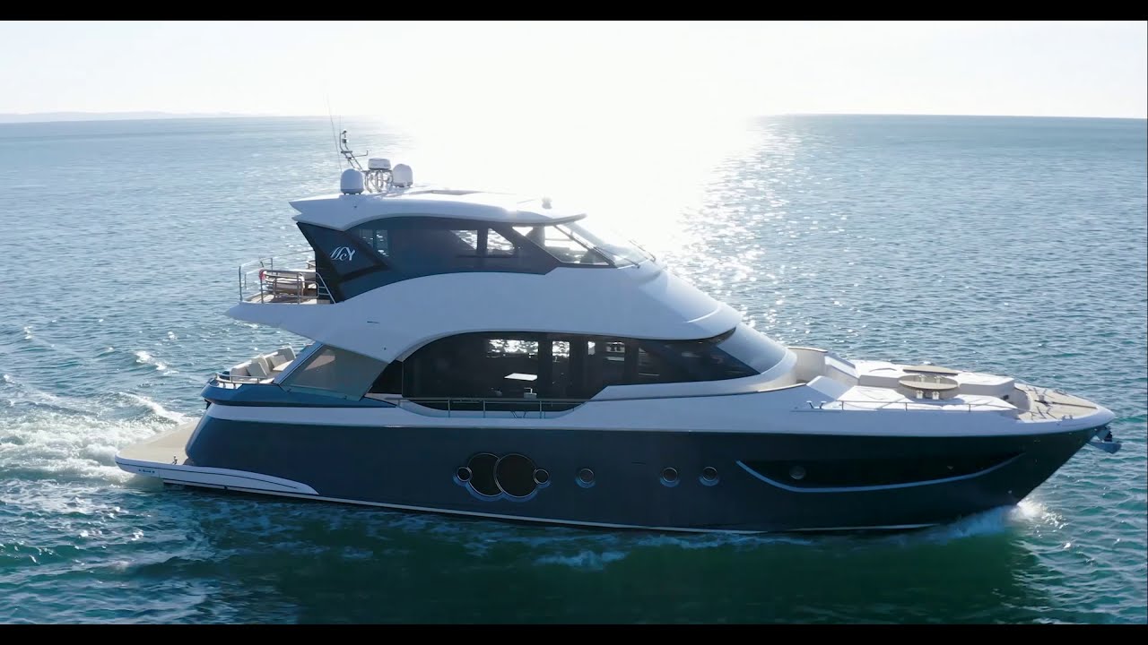 MCY 70 Skylounge | Welcome on board