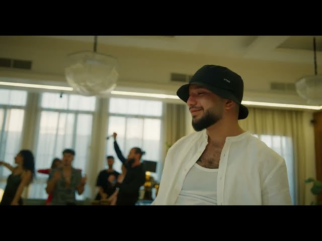 Video zu 'Plug' ansehen