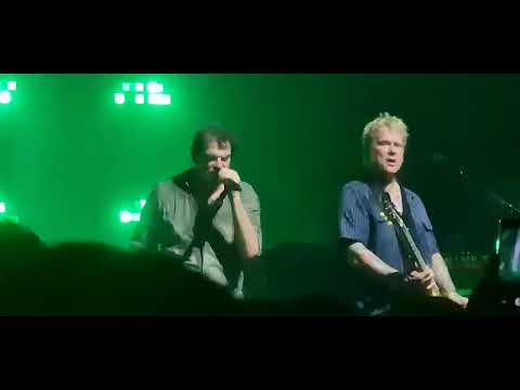 Die Toten Hosen -Store Vega, I'm So Bored Eith The U.S.A. (Clash cover)