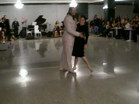  Veronica Palacios  and  Omar Quiroga  are  dancing  to  the  tango  "  Carrillon De La Merced  "