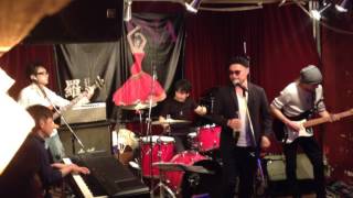 Tonight I'll Be Staying Here With You