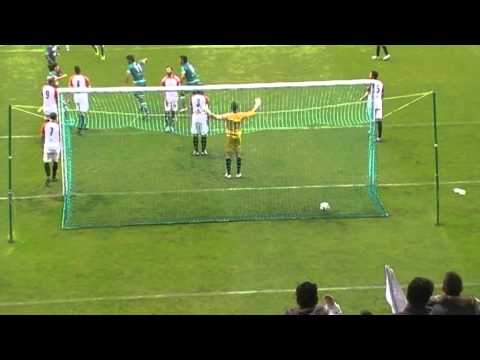 Gol del Coruxo ante la Cultural y Deportiva Leonesa en el Reino de León. Temporada 2014 2015