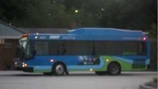 preview picture of video 'Hampton Roads Transit: 2009 Gillig Low-Floor BRT [30-footer] (Hybrid) #4034 @ Newtown (T) Station'