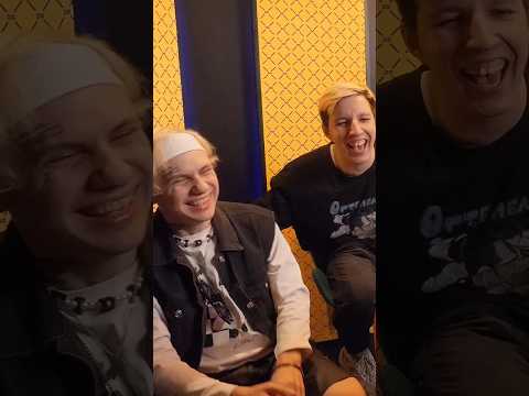 LIDA и  MZLFF в кайфе от идеи. Сделали трек за 5 минут.