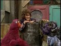 3727 Ruthie Stays In Oscar S Trash Can