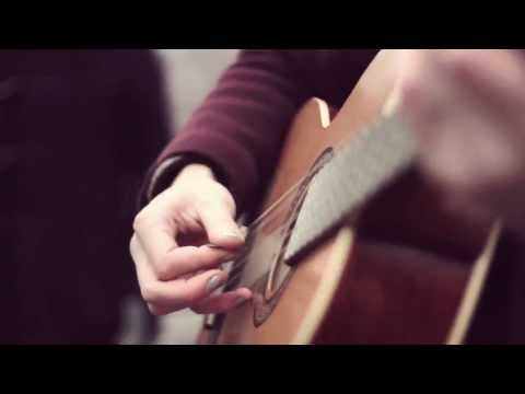 Studio Brussel: The Van Jets - Broken Bones (live acoustic)