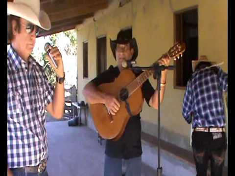 O Que Tem a Rosa - Trio da Vitoria