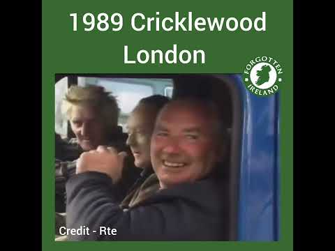 1989 Cricklewood, London, Irish emigrants job hunting and the hire system.