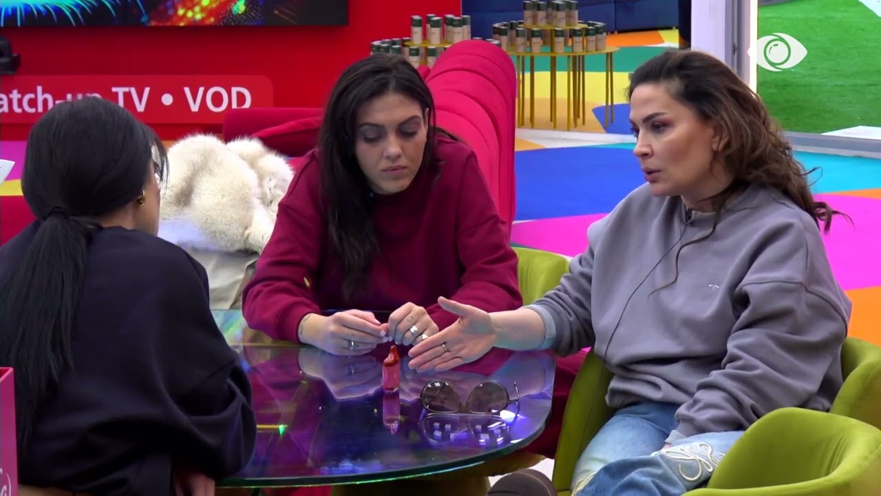 “Pse nuk ra ndonjëri nga këta me mua në dashuri?”/ Rozana diskuton me Livian dhe Eglin