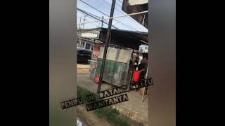 Download lagu Phone scam!!!! The scammer is afraid because his house is being tracked. mp3