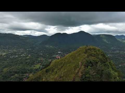 Mirador "Balcón de Mariana" Cerro Cara Iguana. El Valle de Antón, Coclé. Vista Dron 360