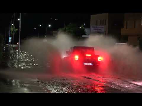 Ancora maltempo nell'Aretino, pino si sradica e crolla giù da Poggio del Sole