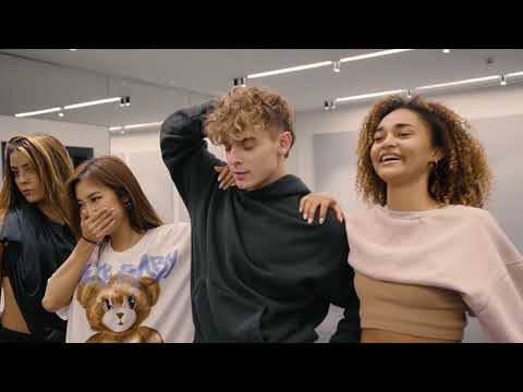 Watch Josh Try To Dance With The Girls!