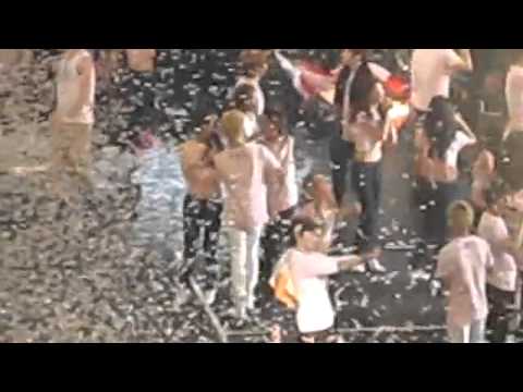 [FANCAM] 111023 Victoria Focus - SMTown Ending
