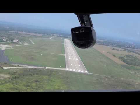 Átszállás a repülőtéren Sármelléken