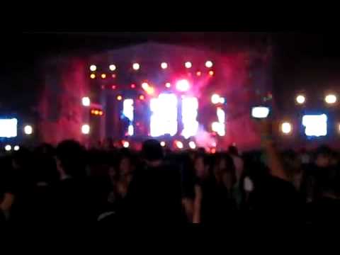 Paul Van Dyk playing "Alan Wyse - Gifted Soul (Indecent Noise 'Armlock' Remix) in LA!!!