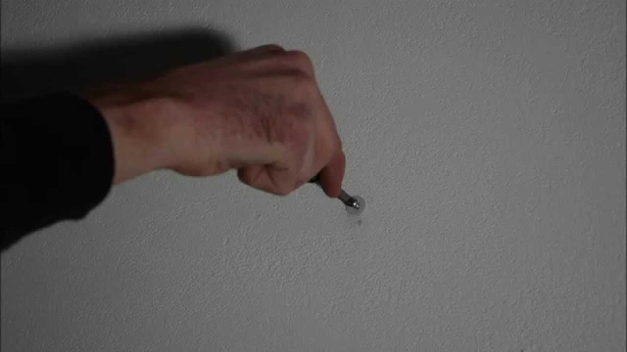 montaż tablicy magnetycznej na ścianie z płyty kartonowo-gipsowej