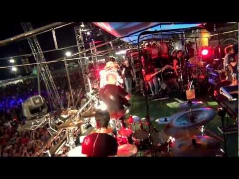 Rodrigo Skill no trio elétrico - parte 4 (tema instrumental e  Zuar e beber)