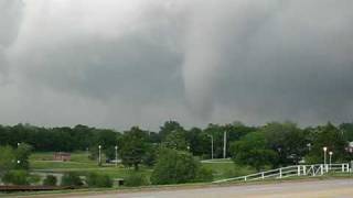 preview picture of video 'Hennessey, OK Tornado: 19 May 2010'