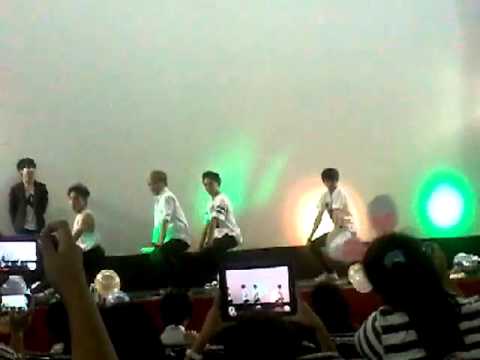 BTS cover group SE-EON dancing EXID's Up and Down