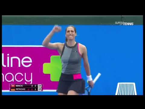 Petkovic Andrea dance against Belinda Bencic