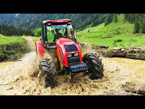 TRACTOR SHOW -  STUCK IN MUD 3