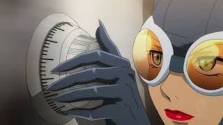 Exclusive Catwoman: Hunted Clip - The Heist video