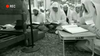 بكاء مؤثر لأحد طلاب المسجد النبوي أثناء قراءة أحاديث وفاة النبي -صلى الله عليه وسلم