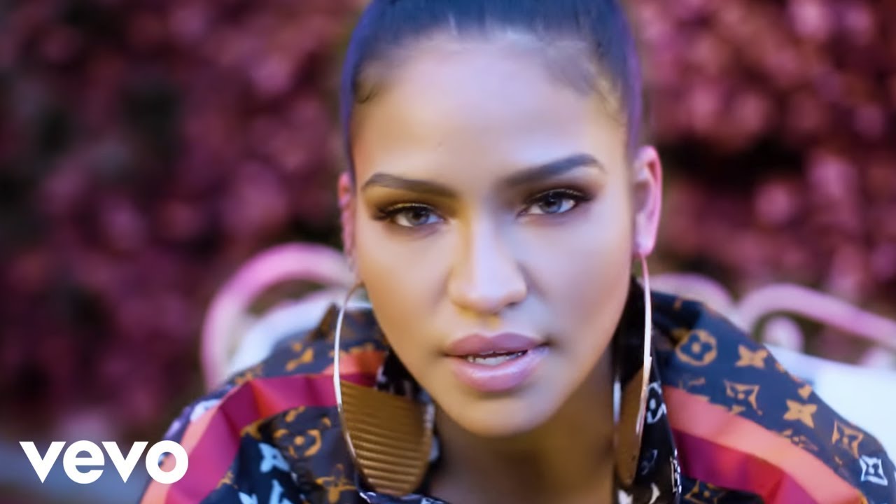 Cassie – ”Don’t Play It Safe”