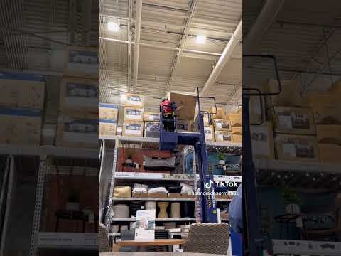 Lowe's employee almost crushed by giant box on store lift || tiktok spencerdesormeaux