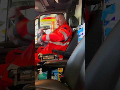 Retten ist Teamarbeit. STEIG BEI UNS EIN! 🚑