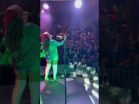 Elida Reyna y Avante “Duele” Live in San Antonio. Keyboard POV