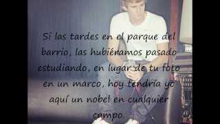 Auryn -  Sentado en el banco (Letra + Imágenes)