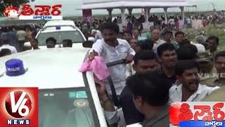 Police baffled MLA Prashanth Reddy Convoy over insulting dept | Teenmaar News | V6 News