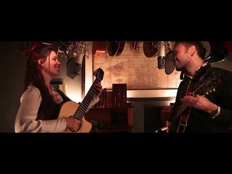 LAU NOAH Y CHRIS THILES LESSER MEN