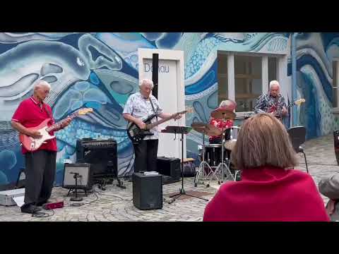 25 07 19 IN THE MOOD