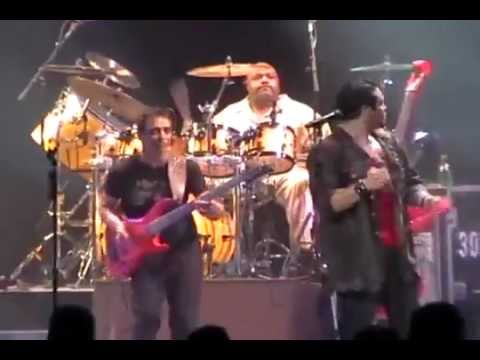 Carlos Santana   Funky Nassau "Live in LA"   October 2, 2008   YouTube