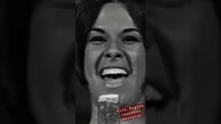 Elis Regina cantando Arrastão de Vinicius e Edu Lobo no Festival de 1965