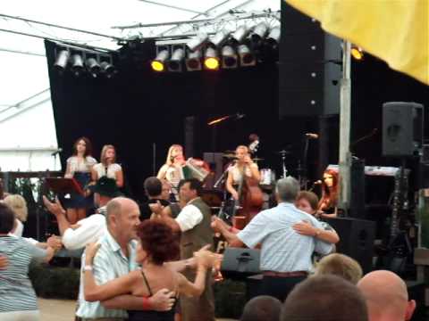 Polka Punce live beim Pfelderer Kirchtig 2009 (Tam kjer murke cveto)
