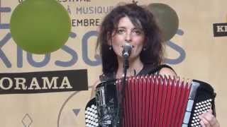 Chloé Lacan - Dansons - live@Square pl. du Commerce (Fest. Kiosquorama), 07 sept. 2014