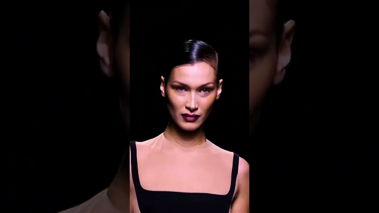 #bellahadid best walk for Mugler🤎#runway #fashion #shortsviral #feed #foryou #ytshorts #edit #views