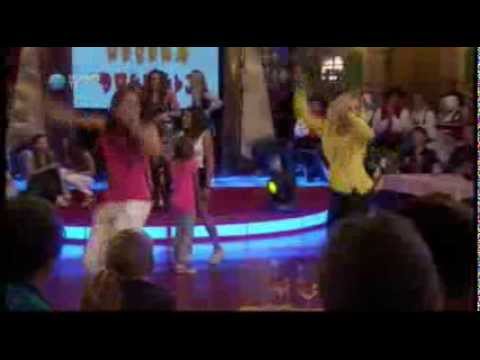 Rebeka Dremelj in KARNEVAL v oddaji Raketa na Planetu.