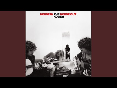 Videoclip de She Moves In Her Own Way (Acoustic / Live At Abbey Road, 2005) — The Kooks
